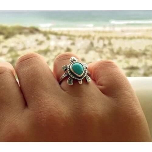 Hot Sale Ancient Silver Color Carved Green Lovely Sea Turtle Animal Female Metal Ring for Women Party Jewelry Accessories