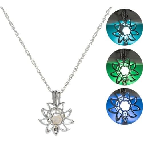 Hot Sale Hollow Sunflower Shape Luminous Pendant Necklace Chain Glow in the Dark Necklace Fashion Classic Jewelry Women