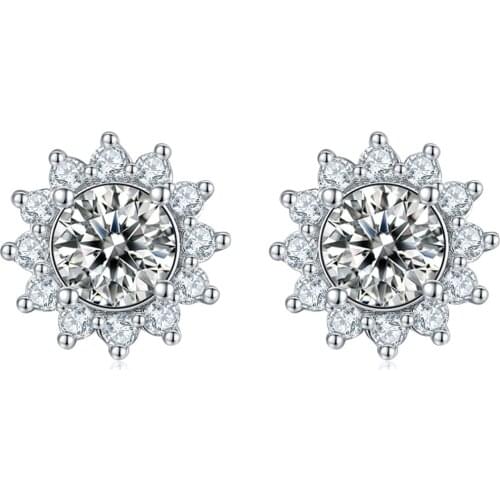 Luxury 100% 925 Sterling Silver Hearts And Arrows Cut 0.5CT Moissanite Gemstone Romantic Flowers Ear Studs Earrings Fine Jewelry