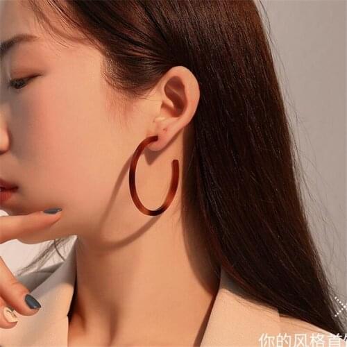 Hot sale pearl beads charm beaded dainty big brown acrylic arc C hoop dangle earrings button stud earring set women jewelry set