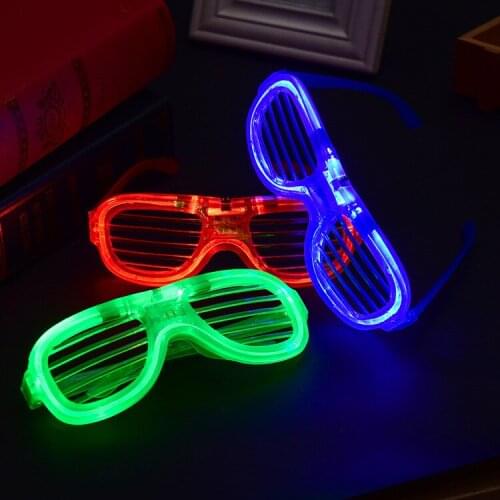 50pcs LED Party Favors Eye Glasses LED Flashing Rave Party Glasses Glow in the Dark LED Shutter Slotted Shades Glasses DHL