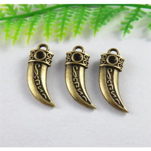 GraceAngie 20pcs Unisex Imitation Teeth of Wolf Shaped Jewelry Pendants Charms Finding Antique Bronze Jewelry Accessary