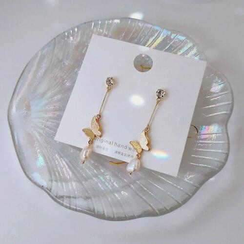 Gold Plated Small Butterfly Natural Pearls Dangle Earrings for Women Elegant French Style Piercing Earring Handmade Jewelry