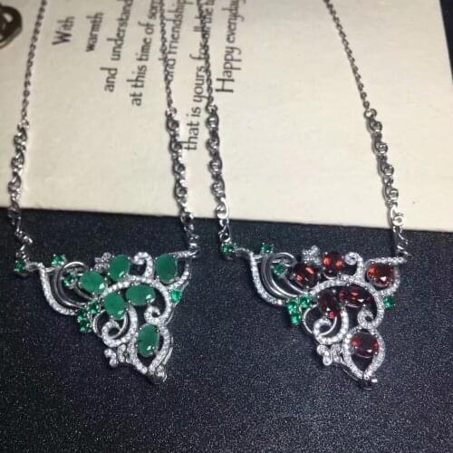 925 silver inlaid with natural emerald Garnet necklace High-end jewelry. An engagement proposal gift. banquet