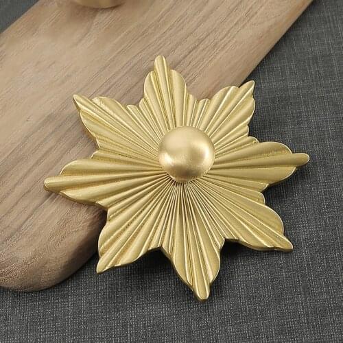 Maple Leaf Shape/ Solid Brass Round Cabinet Door Knobs and Handles Furniture Cupboard Wardrobe Drawer Pull Gold Handle