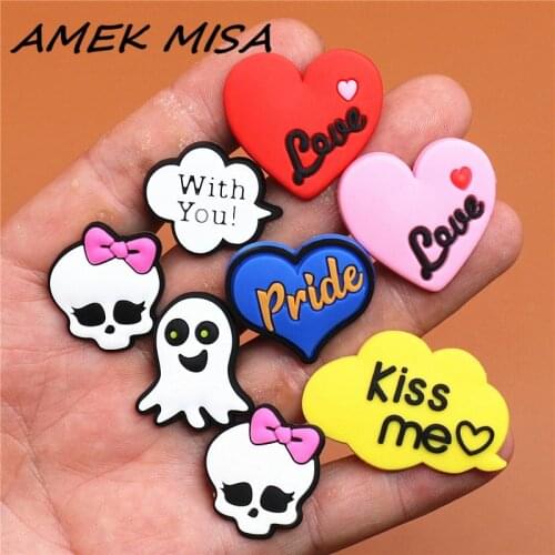 Single Sale 1pcs Shoe Charms Heart-shaped/Kiss me/Skull Shoe Accessories Shoe Buckle Decorations Fit Croc JIBZ Kids X-mas U139