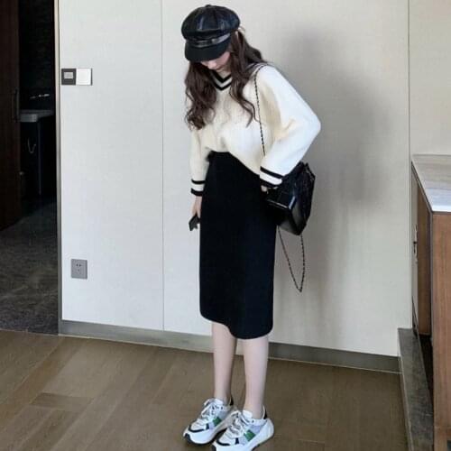 2021 Autumn Winter Two Piece Set Hit Color Knit Suits Women V-neck Sweater + High Waist Long Skirt Suit Women Outfits Y354
