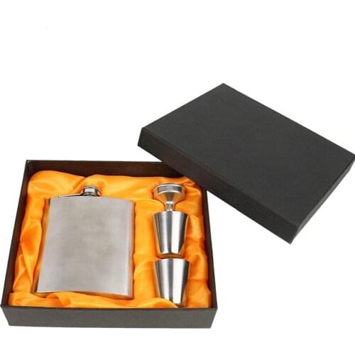 2019 Stainless Steel Hip Flask Flasks for Liquor Gift Set with Bonus Funnel & Shot Glasses & Gift Box