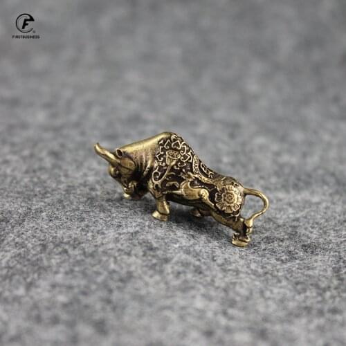 Copper Animal Home Decor Brass Wall Street Bull Figurines Sculpture Car Key Chain Pendant Accessories Cow Statue Desk Decor