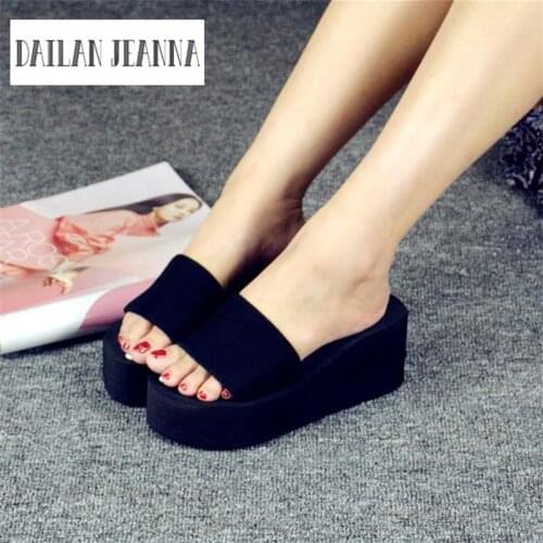 European new summer beach slippers and Korean ladies sandals, high heeled slippers