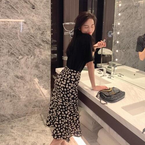 2021 Chiffon small daisy floral skirt college style Casual long high waist Knee-Length mermaid skirt one step skirt cherrykeke