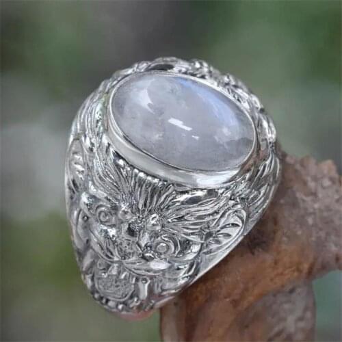 2021 Fashion Carved Moonstone Totem Pattern Ring for Women Anniversary Party Rings Jewelry Hand Accessories Size 6-12
