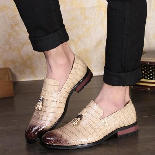 2021 Italian Outdoor Business Formal Dress Men Leather Loafer Formal Wedding Flats Designer Office Oxford Casual Shoes for Men