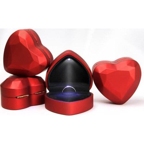 6.5cm x 7.1cm x 4.5cm Display Organizer Proposal Heart Shape Jewelry Marriage LED Light Holder Velvet Ring Box Wedding Storage