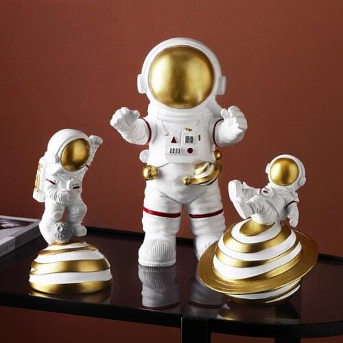 Creative Nordic astronauts astronauts small ornaments resin living room TV cabinet porch desktop soft decorations gifts