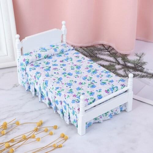 1Pc 1:12 Dollhouse Mini Wooden Bed With Pillow Furniture Model Doll House Decor
