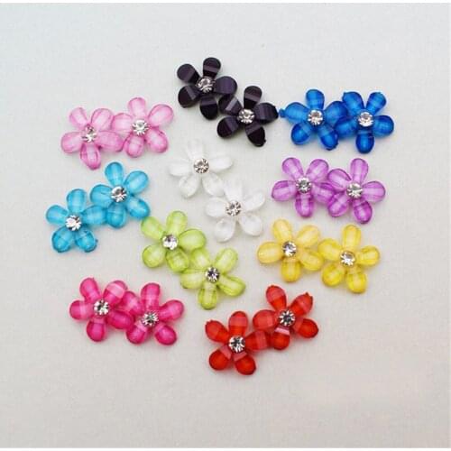 Julie Wang 40PCS Resin Flower Charms No Nail Random Mixed Colors Small Flat Back Flowers Pendant Jewelry Making Accessory Decor