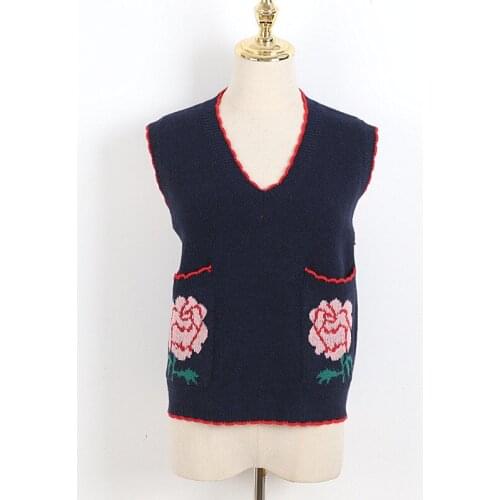2021 Summer New Style Knitted Sweater Vest Fashion Ladies Casual Loose Pocket Tops Rose Flower Jacquard Knitted Vest