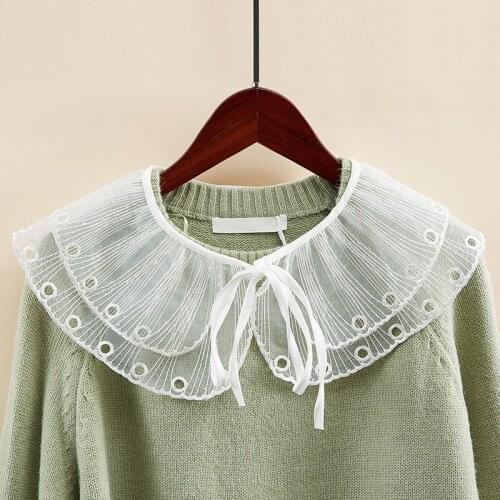 Korean White Fake Collar for Women Flower Embroidery Hollow Lace Detachable Collars Lapel Half Shirt False Collar Female Shawl
