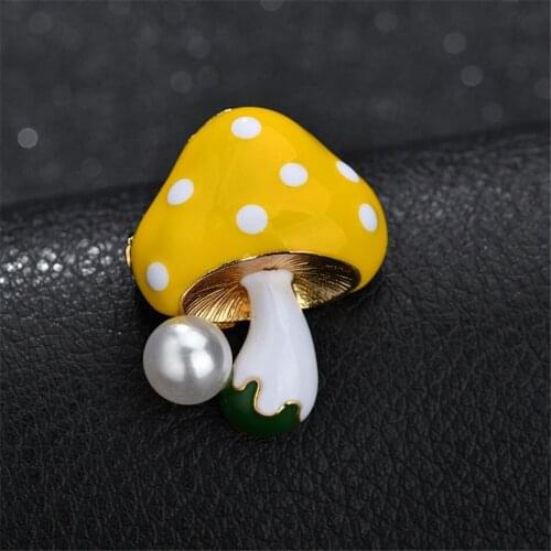 Mushroom Brooch Female Exquisite Faux Pearl Corsage Sweater Cardigan Scarf Cuff Buckle For Clothing Hats Decor