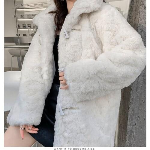 Sheep Sheared Female Brief Paragraph Coat Keep Warm With Thick Faux Fur Coat Compound Fur Lambs Wool Horn Button Jacket