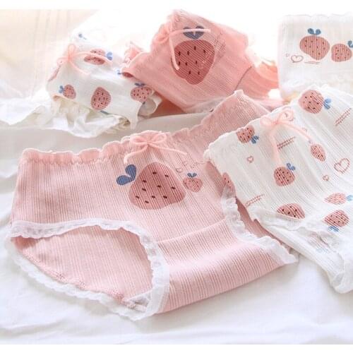 Sweet Cute Strawberry Womens Underwear Cotton Medium Waist Seamless Underwear Breathable Girl Kawaii Underwear Womens Triangle