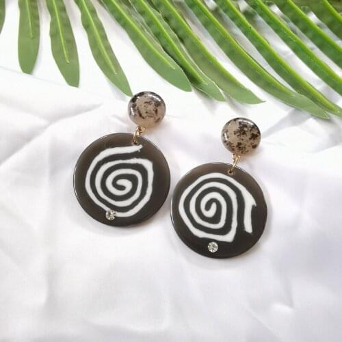 Jewelry A13 new irregular round spiral pattern resin gem net red street shot Earrings