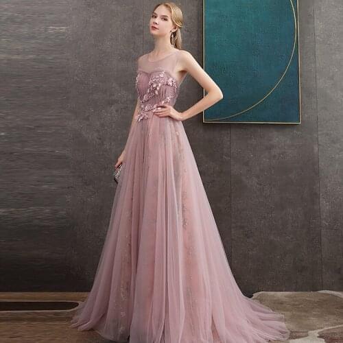 Romantic Tulle Evening Dress Scalloped-Neck Lace Applique A-Line Prom Dress Sexy Backless Party Dress Beaded Pageant Dress