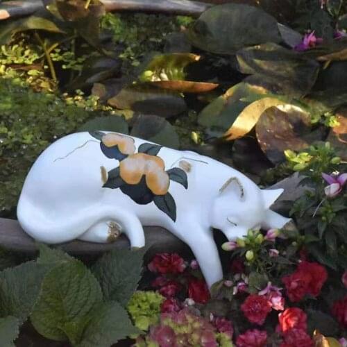 Flower Cat Statue Home Ornaments Resin Craft Tabletop Decorations Outdoor Garden Yard Nordic Style Decor Sculpture