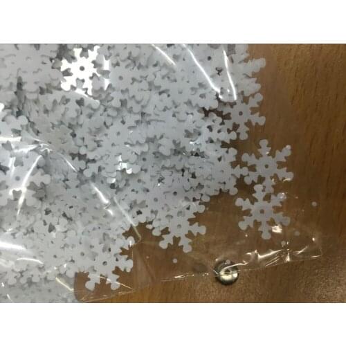 1100pcs/lot 15mm Snowflake PVC Sequins With 1 Center Hole Christmas Gift DIY Clothes Solid White Snow