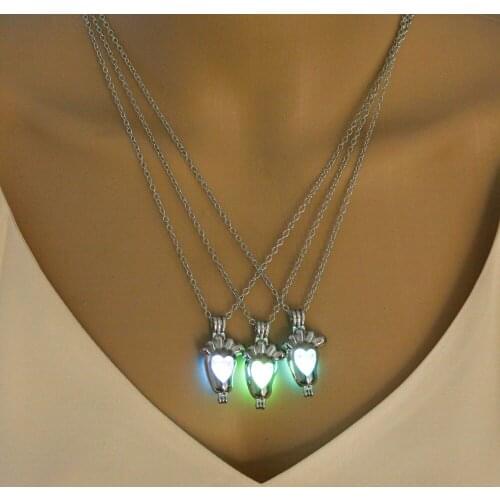 Glowing Personality Women Pendant Necklace Glow in the Dark Necklace Man Luminous Dainty Trendy Decoration Jewellery