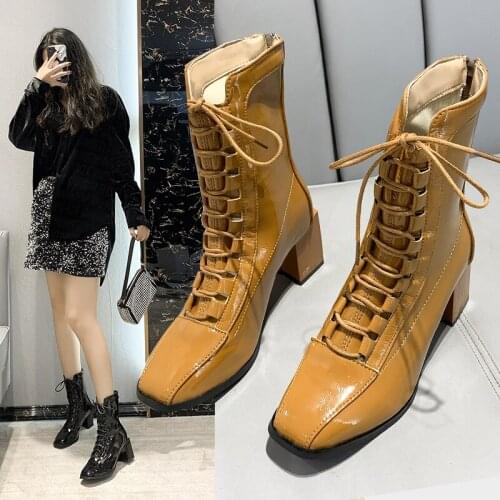 2020 autumn and winter new womens short boots lace up retro Martin boots all-match mid-tube boots