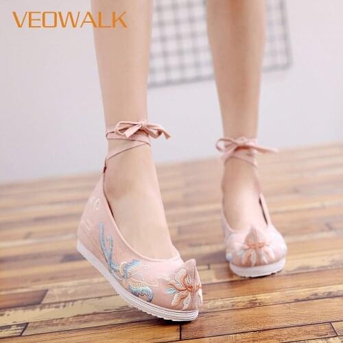 Veowalk Turn-Up Toe Women Canvas Embroiderd Costume Shoes Chinese Traditional Hanfu Flat Platforms Halloween Cosplay Shoes