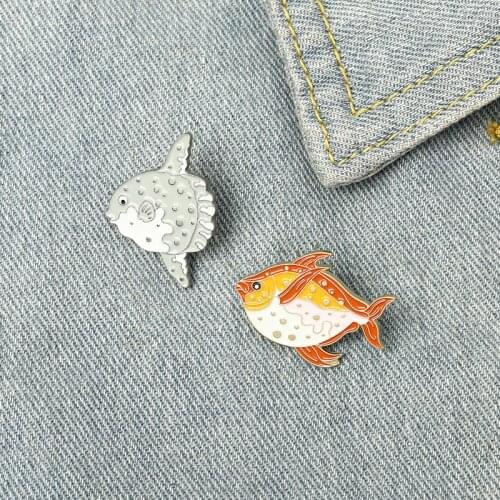 Ocean Tropical fish Enamel Pin Orange cartoon fish Short tailed fish Simple fashion Brooch lapel badge Jewelry gifts for friend