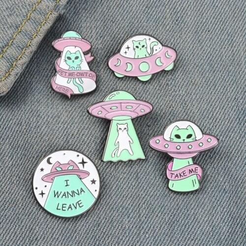 UFO Alien Enamel Pins Badge Spaceship Cat Brooches for Kids Friends Cartoon Lapel Pin Backpacks Badge Jewelry Gifts Wholesale