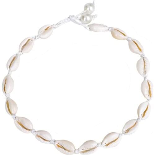 Cindiry Chokers On The Neck