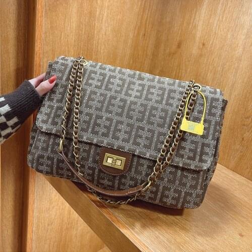 New Fashion Womens Crossbody Bags French Baguette Shoulder Bag Letter Flip Lock Female Handbag Luxury Designer Shopper Purse