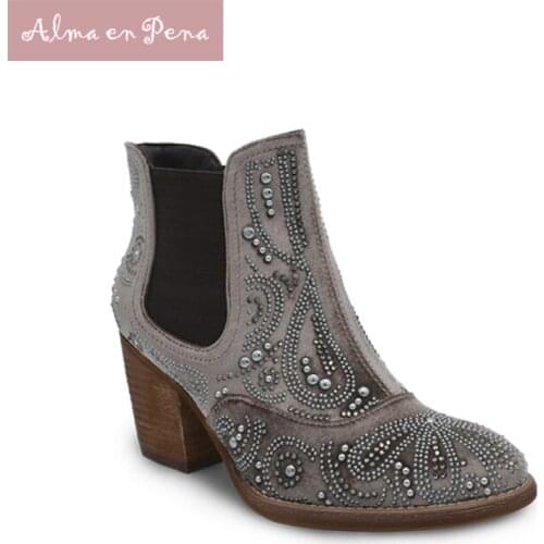 Womens Chelsea Boots Rivet Hot Drilling Elastic Velvet Winter Ankle Boots Band Fashion Female Street Style High Heel Shoes Bota