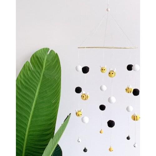 Baby Bed Rattle Mobile Rattle On The Crib Cartoon Bees Pendants Rotating Wind Chimes Cot Hanging Decor for Children Newborn Gift
