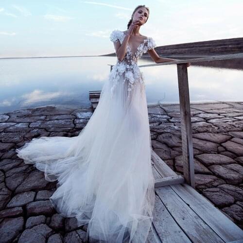 On Zhu Boho Wedding Dresses O-Neck Appliques 3D Flowers Backless Bohemian Wedding Bridal Gowns Backless vestido de noiva 20201