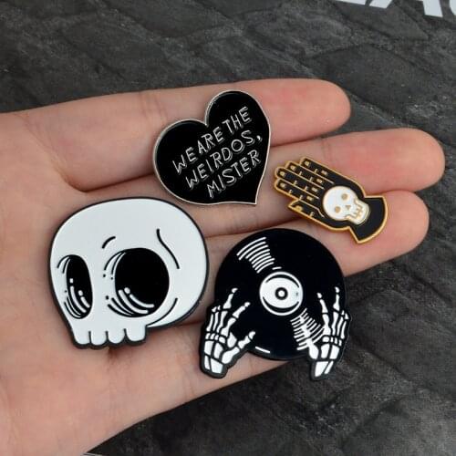 1 PCS Europe and America Style Halloween Skeleton CD Palm Icons Originality Metal Pin Badges Backpack Decoration Pins Icon