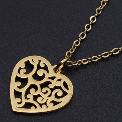 2021 New Style Love Heart Titanium Steel Necklace Men Women Hollow Out Carving Flower Necklace Fashion Men Women Party Jewelry