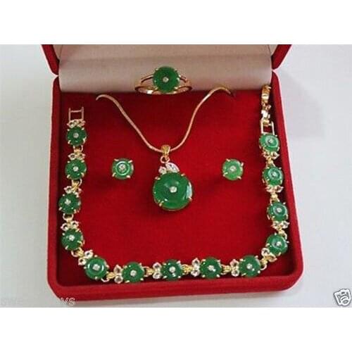 Beautiful green jade necklace/bracelet pendant earring ring set
