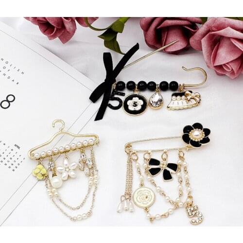 Vintage hanger camellia tassel chain pin brooch woman party flower number 5 brooches sweater accessories