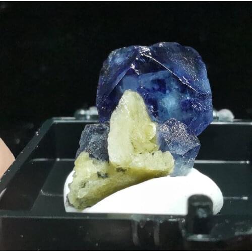 Natural fine purple fluorite mica mineral specimen HEALING CRYSTAL QUARTZ GEM home decoration ornaments (send box)