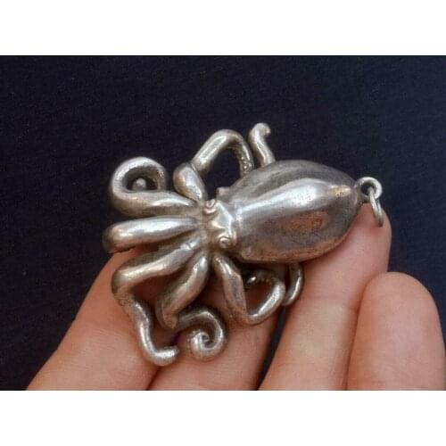 Old China Tibet Silver Carving Octopus Fish Statue Amulet Necklace Pendant Gift