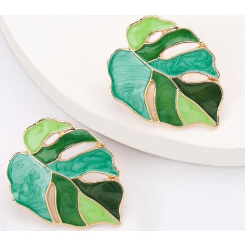 Find Me Green Enamel Leaf Stud Earrings Women Summer Simple Alloy Hollow Earrings 2020 New Fashion Jewelry Accessories
