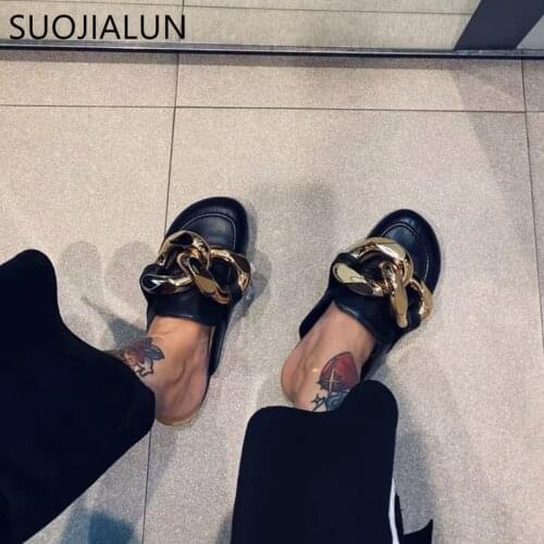 SUOJIALUN New Brand Design Gold Chain Women Slipper Closed Toe Slip On Mules Shoes Round Toe Low Heels Casual Slides Flip Flop