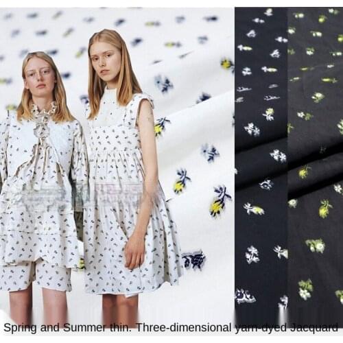 Small floral three-dimensional yarn-dyed jacquard fashion fabric, sewing fabric factory store is not out of stock