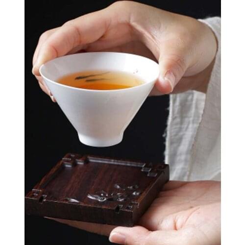 7cm Sandalwood Cup Holder Dark Coffee Chinese Style Cloud Flower Tea Trays Cup Mats Heat Resistant Saucer Drink Coasters Teaware